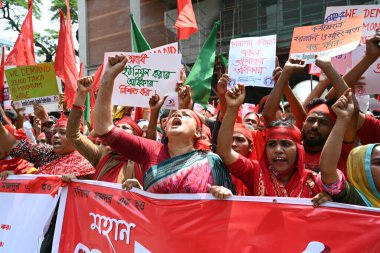 Bangladeşli giyim işçileri ve diğer çalışma örgütü eylemcileri, 1 Mayıs 2023 