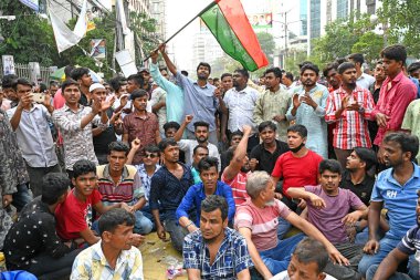 Bangladeş Milliyetçi Partisi (BNP), 13 Mayıs 2023 'te Bangladeş' in başkenti Dhaka 'daki genel merkezlerinin önünde, parti dışı bir bakıcı hükümeti altında yapılacak bir sonraki genel seçim de dahil olmak üzere 10 maddelik taleplerini bastırmak için bir protesto mitingi düzenledi.. 