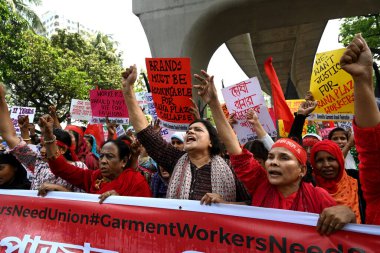 Bangladeş 'in başkenti Dhaka' da meydana gelen Rana Plaza binasının yıkılışının 11. yıldönümü münasebetiyle, sanayi tüm Bangladeş Konseyinin eylemcileri, tekstil işçilerinin güvenli bir iş yeri talebinde bulunmak için bir protesto mitingi düzenlediler. 24 Nisan 2024