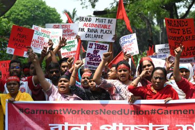 Bangladeş 'in başkenti Dhaka' da meydana gelen Rana Plaza binasının yıkılışının 11. yıldönümü münasebetiyle, sanayi tüm Bangladeş Konseyinin eylemcileri, tekstil işçilerinin güvenli bir iş yeri talebinde bulunmak için bir protesto mitingi düzenlediler. 24 Nisan 2024