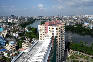 Bangladeş 'in başkenti Dhaka, Bangladeş' in 1 Ekim 2024 tarihli genel manzarası. Kuruldaki puan artışlarına rağmen, Dhaka Ekonomist İstihbarat Birimi 'nin (EIU) 2023 sıralamasında yaşanabilir yedinci şehir olarak sıralandı.