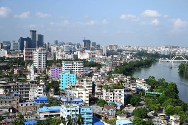Bangladeş 'in başkenti Dhaka, Bangladeş' in 1 Ekim 2024 tarihli genel manzarası. Kuruldaki puan artışlarına rağmen, Dhaka Ekonomist İstihbarat Birimi 'nin (EIU) 2023 sıralamasında yaşanabilir yedinci şehir olarak sıralandı.