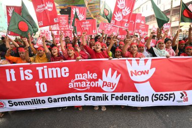 Sammilito Giyim Sramik Federasyonu (Birleşik Giyim İşçileri Federasyonu) aktivistleri Amazon Şirketi 'ne karşı 