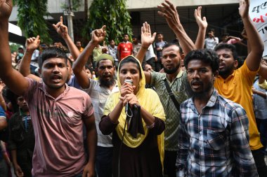 TNZ Grubu 'nun giyim işçileri 12 Mayıs 202' de Dhaka, Bangladeş 'te ödenmemiş maaşlarını ve ödenmemiş aidatlarını talep eden bir gösteri düzenledi.
