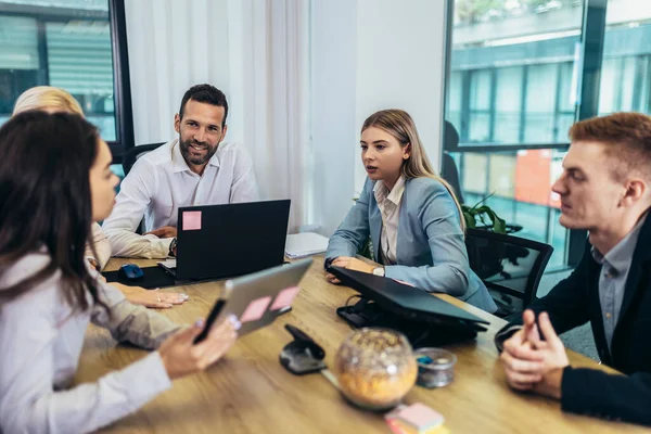 Office Colleagues Having Discussion Meeting Conference Room Group Men Women — Stock Photo, Image