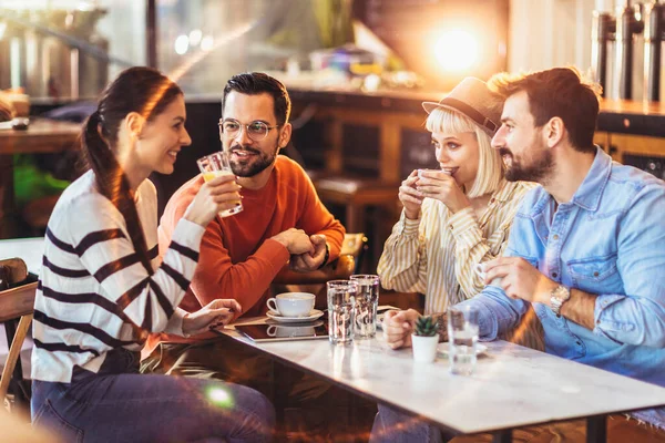 Young People Have Great Time Cafe Friends Sitting Coffee Shop — Φωτογραφία Αρχείου