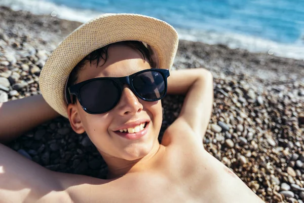 Portrait Smiling Boy Beach Straw Hat — 图库照片
