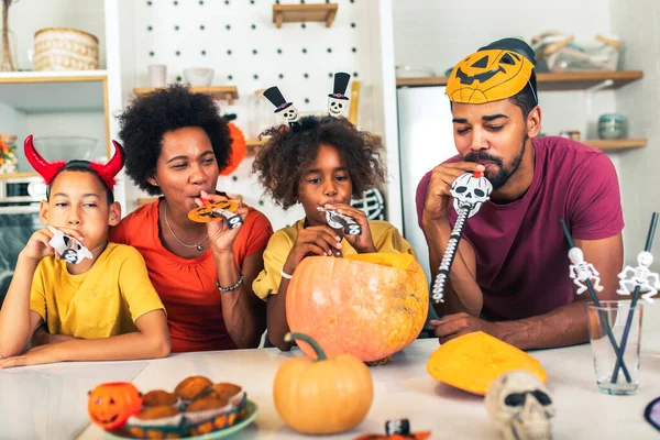 Family Has Fun Halloween Time — Stock Photo, Image