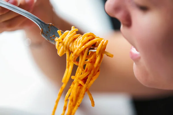 Close Girl Eating Spaghetti Bolognese — Stock Photo, Image