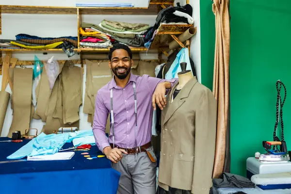 Portrait Smiling Young African American Tailor His Atelier Mannequin — Stock Photo, Image