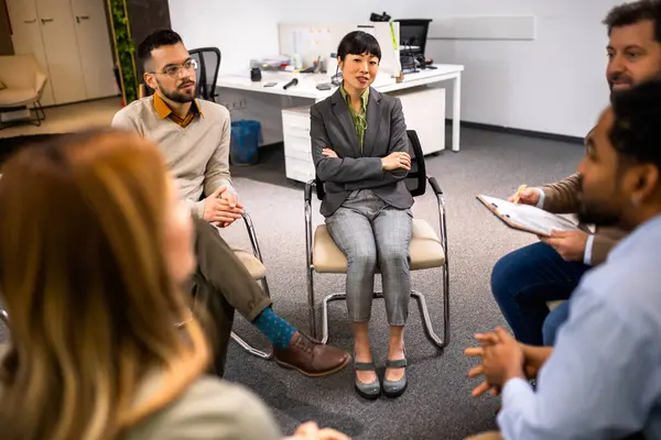 Multiethnic Group Business People Sitting Circle Brainstorming Ideas — Stock Photo, Image