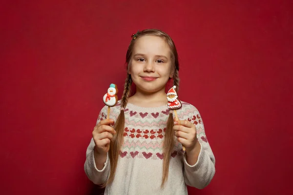 Portrait Small Girl Child Holding Christmas Sweets Food Gingerbread Cookies — Stock Photo, Image