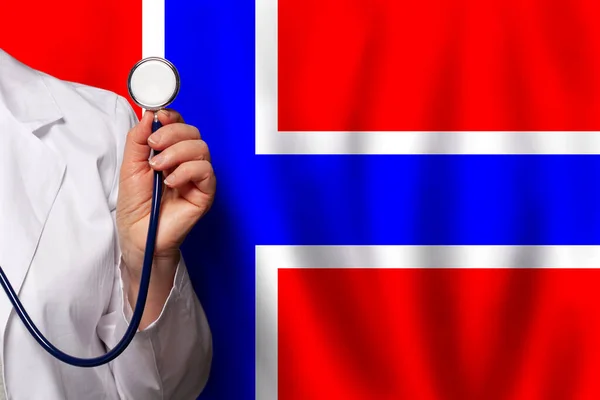 Mano Trabajador Médico Noruego Con Estetoscopio Sobre Bandera Noruega Fondo —  Fotos de Stock