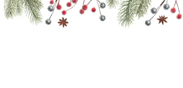 Kerst Decoratie Met Rode Bessen Sparren Twijg Rand Geïsoleerd Witte — Stockfoto