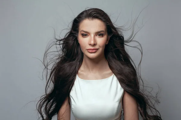 Çekici Esmer Kadının Yakın Plan Portresi Güzel Kadın Yüzü — Stok fotoğraf