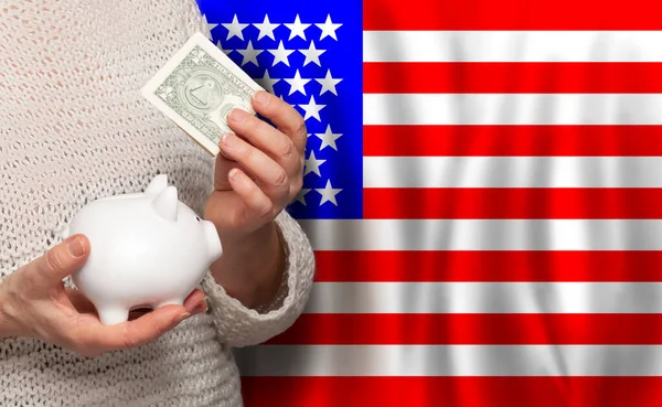 Amerikai Pénzbankkal Usa Zászlaja Alatt Elkötelezettség Nyugdíjalap Szegénység Vagyon Nyugdíjazás — Stock Fotó