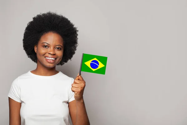 Mulher Brasileira Segurando Bandeira Brasil Conceito Educação Negócios Cidadania Patriotismo — Fotografia de Stock