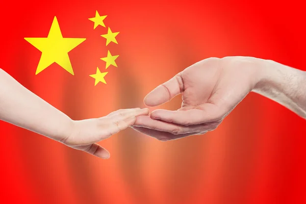 Chinês Bebê Pais Mãos Fundo Bandeira China Ajuda Ajuda Apoio — Fotografia de Stock