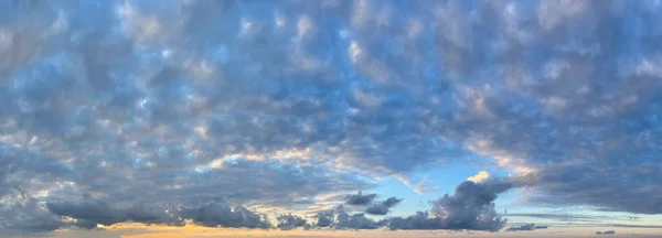 Горизонтальный Пейзаж Небом Облаком — стоковое фото