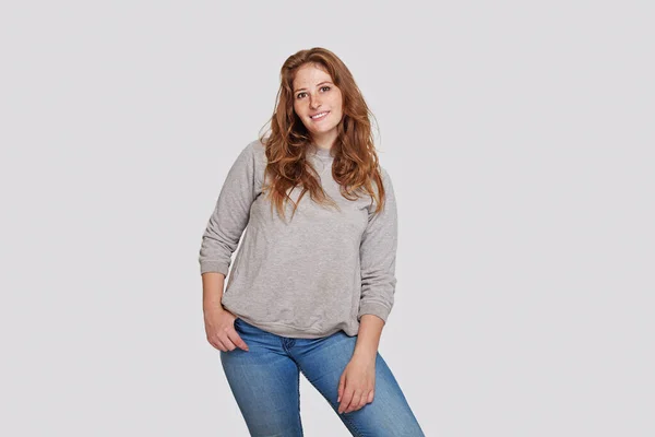 Perfect Confident Smiling Redhead Woman Grey Longsleeve Blue Jeans Standing — Stock Photo, Image