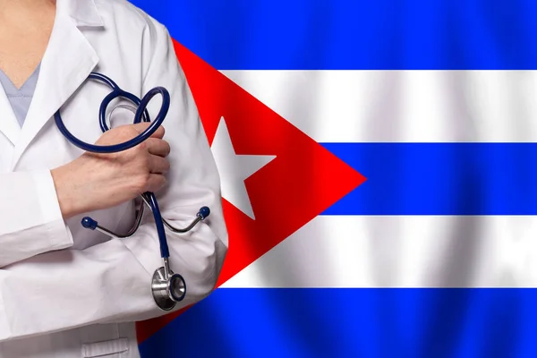 Kubánská Medicína Zdravotní Péče Doktor Zblízka Vlajku Kuby Pozadí — Stock fotografie