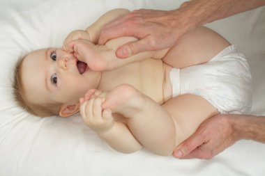 Güzel küçük bebek yüz, portre. Meraklı küçük çocuk