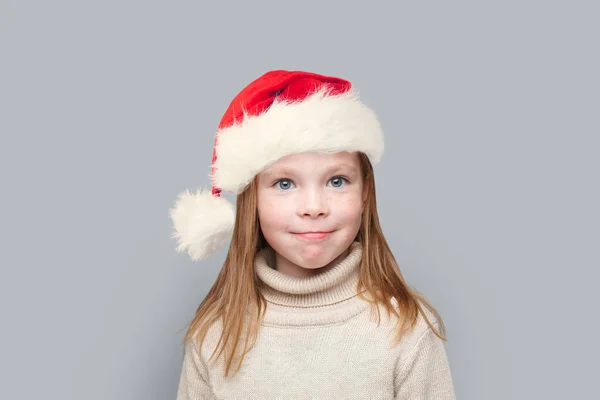 Bambina Ritratto Natale Felice Bambino Babbo Natale Sfondo Bianco — Foto Stock