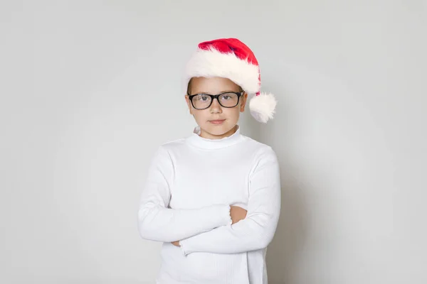 Розумна Новорічна Дитина Червоному Капелюсі Санта Різдвяний Портрет — стокове фото