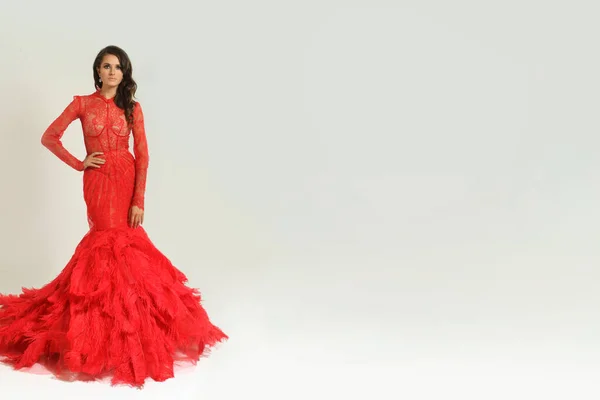 Retrato Moda Hermosa Modelo Morena Mujer Vestido Rojo Morena Dama — Foto de Stock
