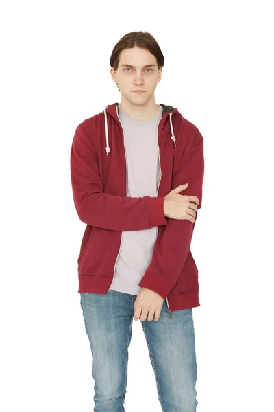 赤いカジュアルなジップアップフードを身に着けている若いハンサムな男は 疲れてうつ病の問題に飽きて考えている孤立した白い背景の上に立っています — ストック写真