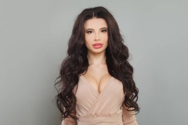 Muhteşem bir kadın portresi. Estetik ameliyat konsepti