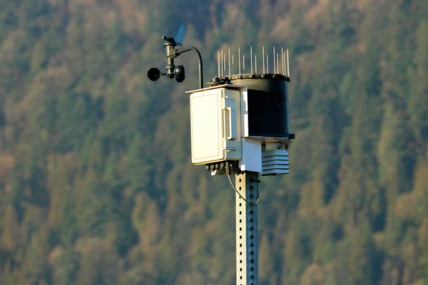 Vista Próxima Uma Máquina Monitoramento Tempo Que Condições Meteorológicas Transmite — Fotografia de Stock