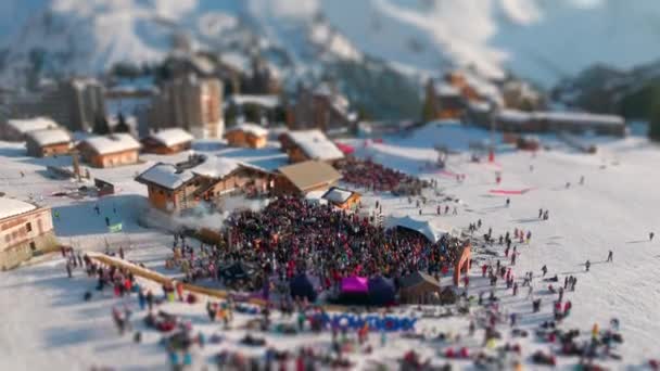 Estación Esquí Montaña Festival Multitud Música — Vídeos de Stock