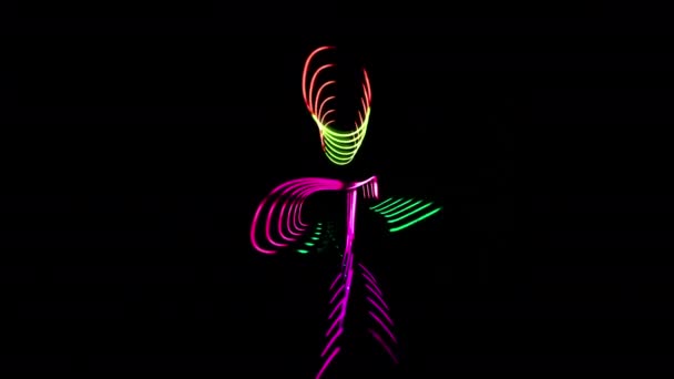 Забавный Танец Разноцветном Светящемся Костюме Неоновых Палочек Эффект Следы Движения — стоковое видео