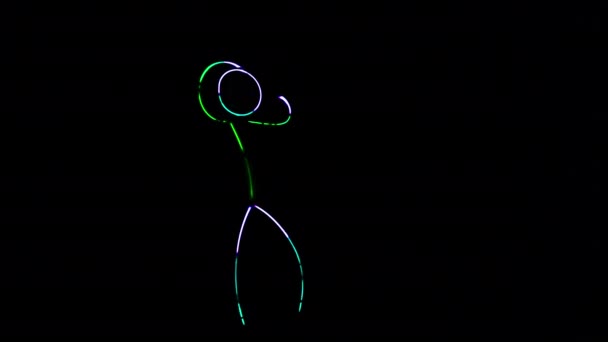 Забавный Танец Разноцветном Глянцевом Костюме Неоновых Стиков — стоковое видео