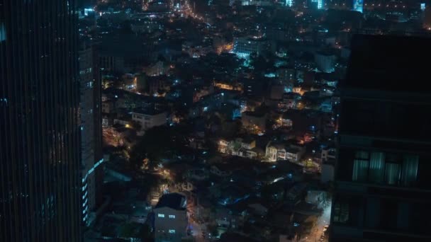 Manila Éjszakai Városképe Kis Épületmaradványok Belvárosi Felhőkarcolók Között — Stock videók