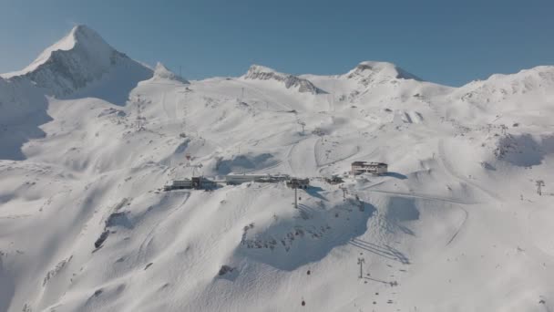 Estância Esqui Neve Montanha Elevador Esqui Drone — Vídeo de Stock