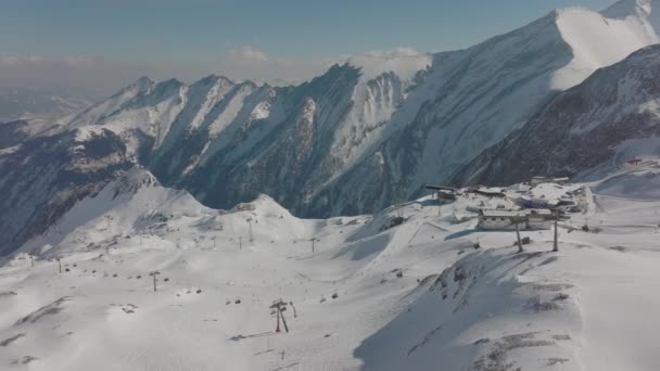 Drone Nieve Montaña Estación Esquí Remonte — Vídeos de Stock