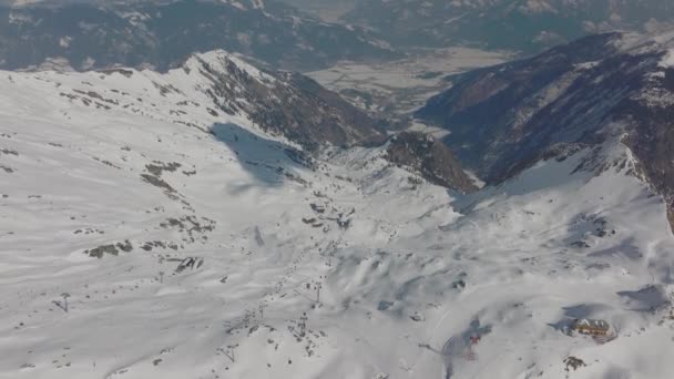 Drone Skihelling Berg Sneeuw Landschap — Stockvideo