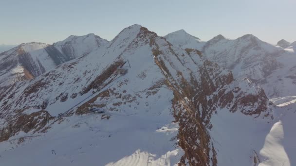 Luz Del Sol Drone Montaña Nieve Majestuoso — Vídeos de Stock