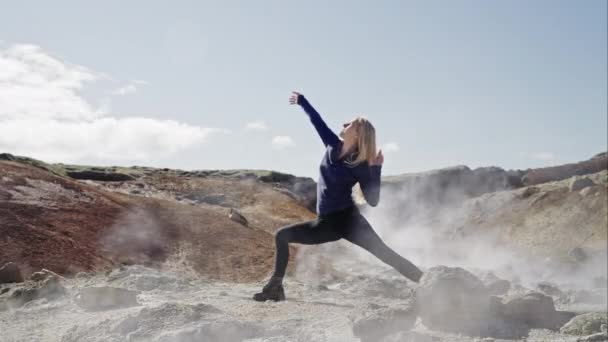 Kadın Yoga Fitness Buhar Sıcak Bahar — Stok video
