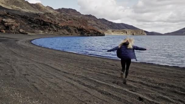 Blond Woman Running Beach Ocean — стокове відео