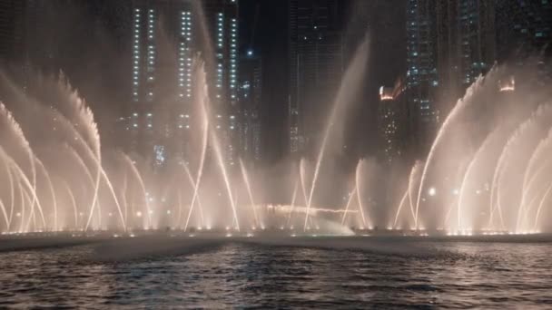 Video Zobrazující Zobrazení Vody Dubajské Fontáně Směrem Dovnitř Ven Nahoru — Stock video