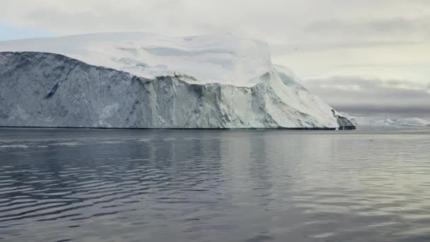 Eis Gefroren Küste Ruhe Meer — Stockvideo