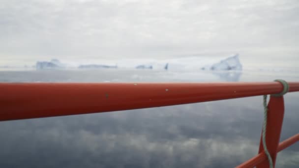 Loď Zábradlí Moře Ledovec Grónsko — Stock video