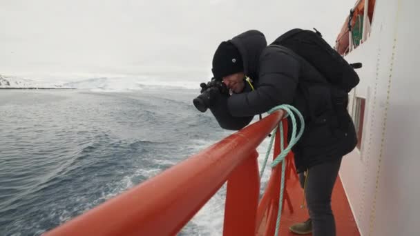 Fotógrafo Navios Câmera Mar Gelo — Vídeo de Stock