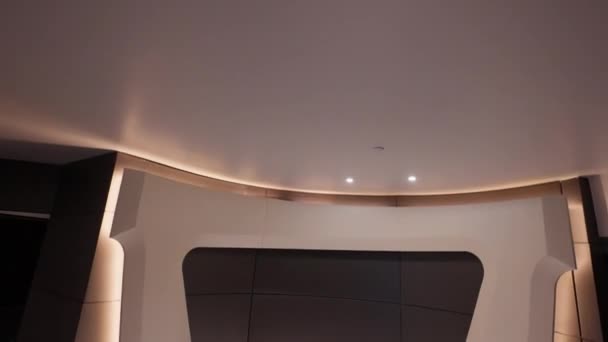 Miękko Oświetlony Wielki Zagłówek Okrągłym Łóżku Sypialni Hotelu Dubai — Wideo stockowe