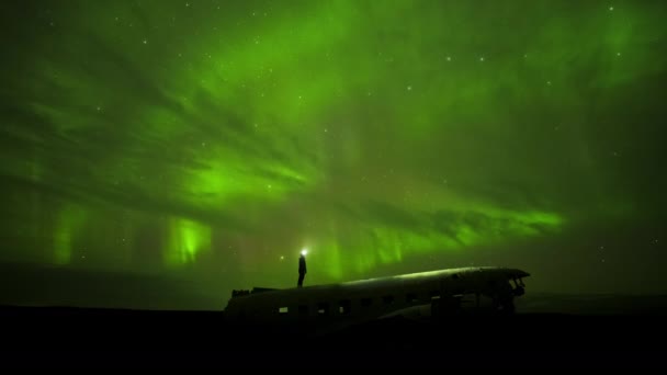 Glowing Northern Lights Man Stars Aurora Borealis — Stok Video