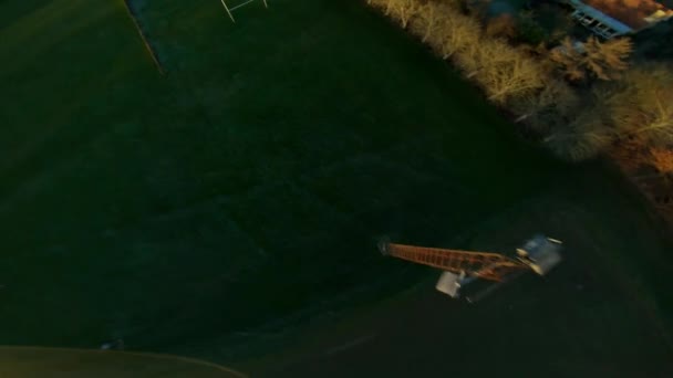 Полет Беспилотника Поле Регби Трюками Фристайла Перед Попасть Ворота Высокой — стоковое видео