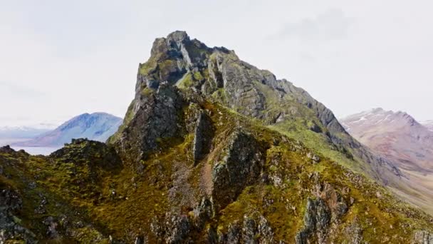 Дневной Вид Беспилотника Вершину Горы Эйстрахорн Показывающий Скалистую Крутую Поверхность — стоковое видео